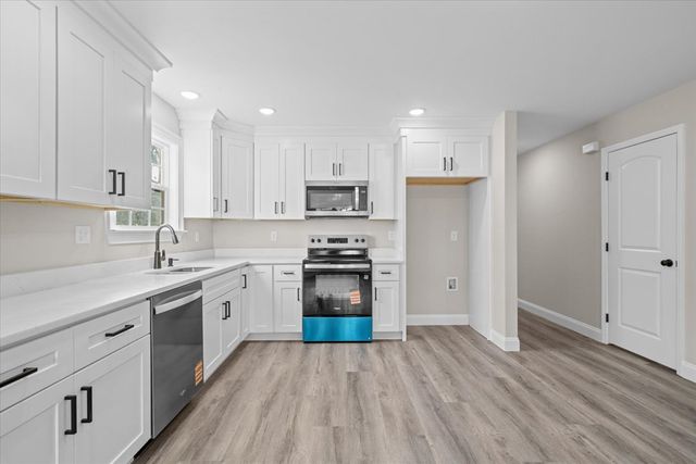 1802 Malone Dr, Dalton, GA 30721