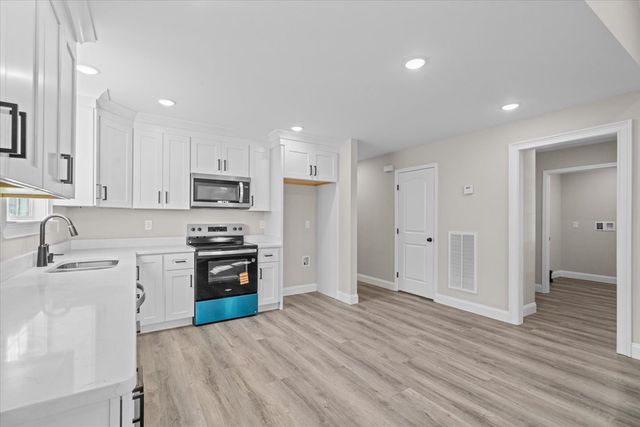 1802 Malone Dr, Dalton, GA 30721