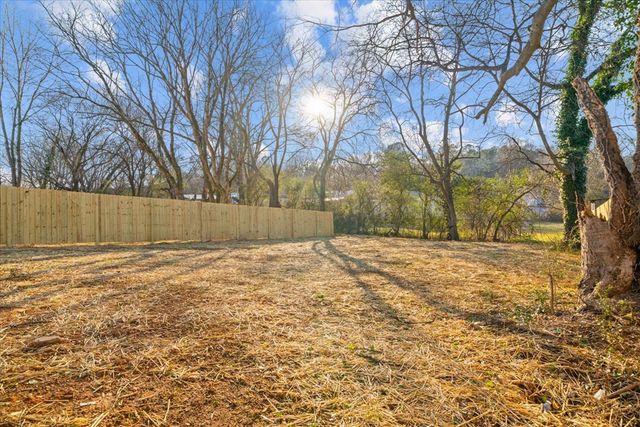 1802 Malone Dr, Dalton, GA 30721