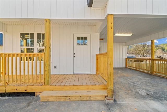 1802 Malone Dr, Dalton, GA 30721