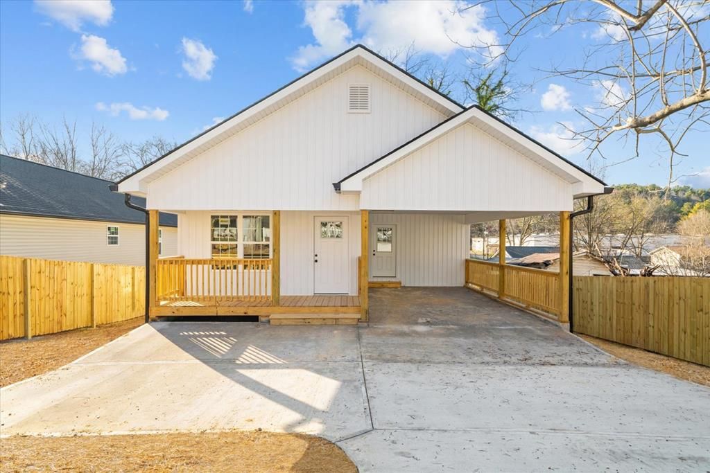 1802 Malone Dr, Dalton, GA 30721