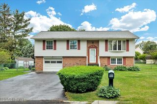 66 Pike Creek Drive, Cohoes, NY 12047