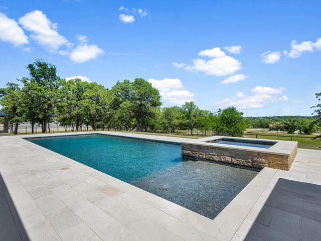 1209 Eagles Bluff Drive, Weatherford, TX 76087