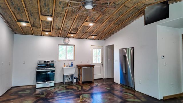 5125 SE 601 Road, Collins, MO 64738