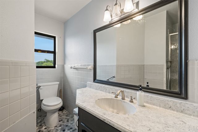 608 W Spring Street, West, TX 76691