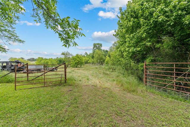 608 W Spring Street, West, TX 76691