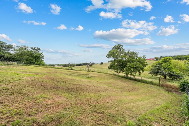 608 W Spring Street, West, TX 76691
