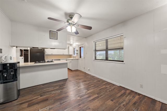 608 W Spring Street, West, TX 76691