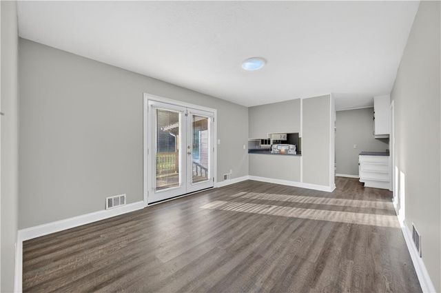 4031 Chestnut Drive, Flowery Branch, GA 30542