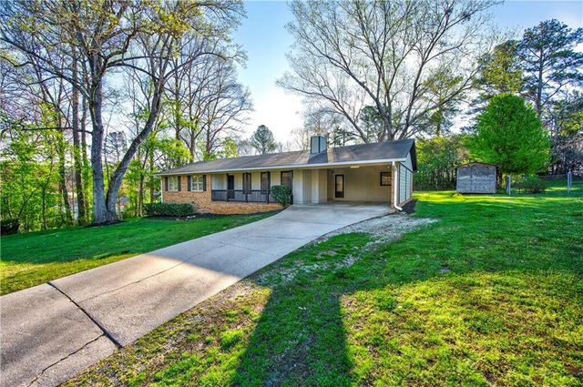 4031 Chestnut Drive, Flowery Branch, GA 30542