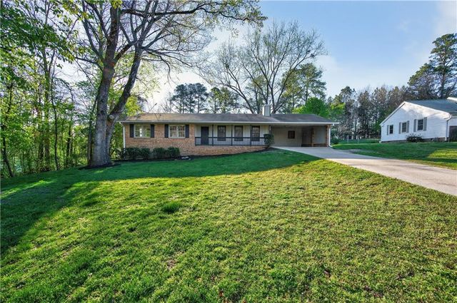 4031 Chestnut Drive, Flowery Branch, GA 30542