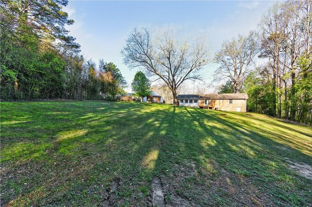 4031 Chestnut Drive, Flowery Branch, GA 30542