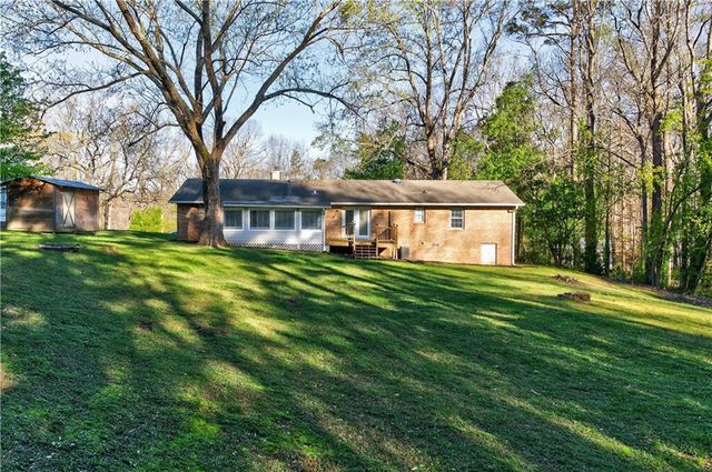 4031 Chestnut Drive, Flowery Branch, GA 30542