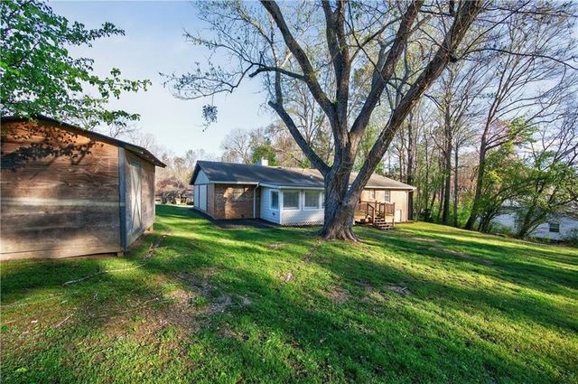 4031 Chestnut Drive, Flowery Branch, GA 30542