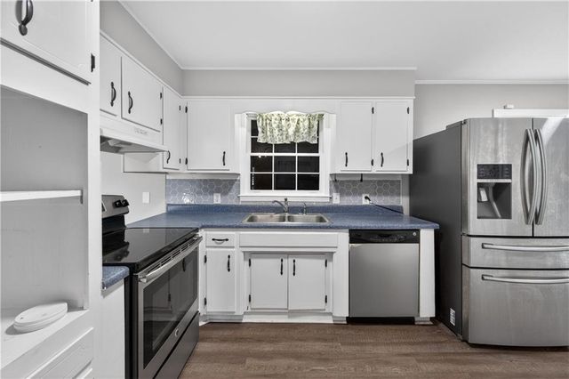 4031 Chestnut Drive, Flowery Branch, GA 30542