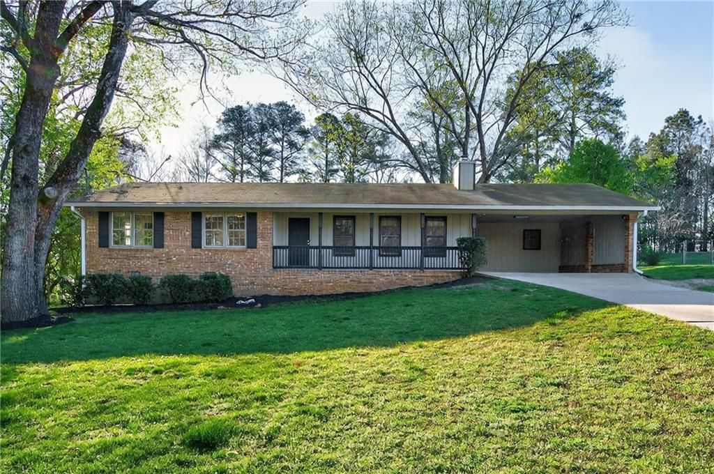 4031 Chestnut Drive, Flowery Branch, GA 30542