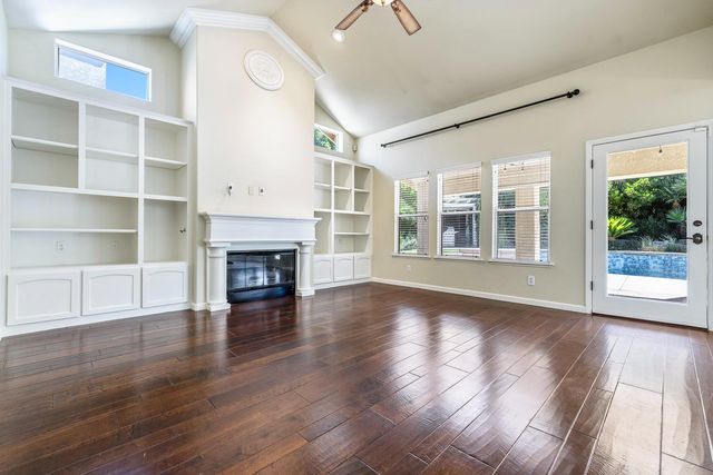 9396 N St Martin Drive, Fresno, CA 93720