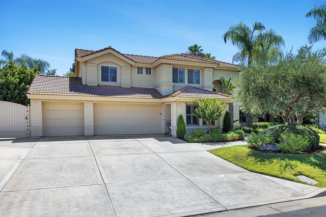 9396 N St Martin Drive, Fresno, CA 93720
