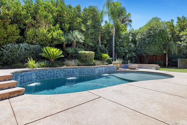 9396 N St Martin Drive, Fresno, CA 93720