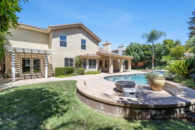 9396 N St Martin Drive, Fresno, CA 93720