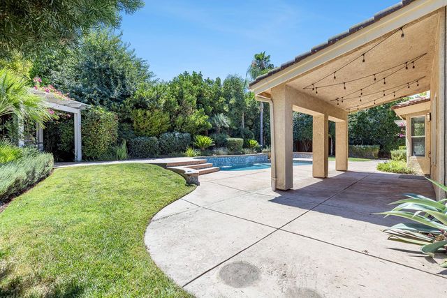 9396 N St Martin Drive, Fresno, CA 93720