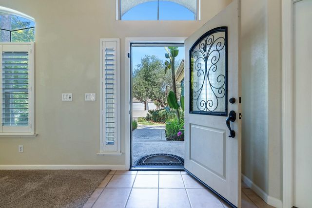 9396 N St Martin Drive, Fresno, CA 93720