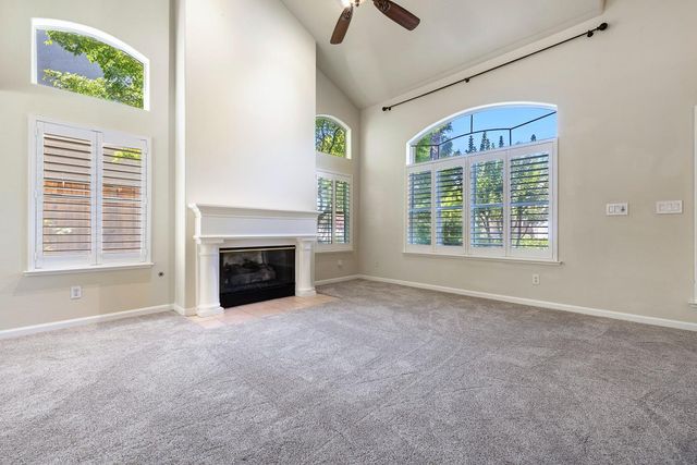 9396 N St Martin Drive, Fresno, CA 93720