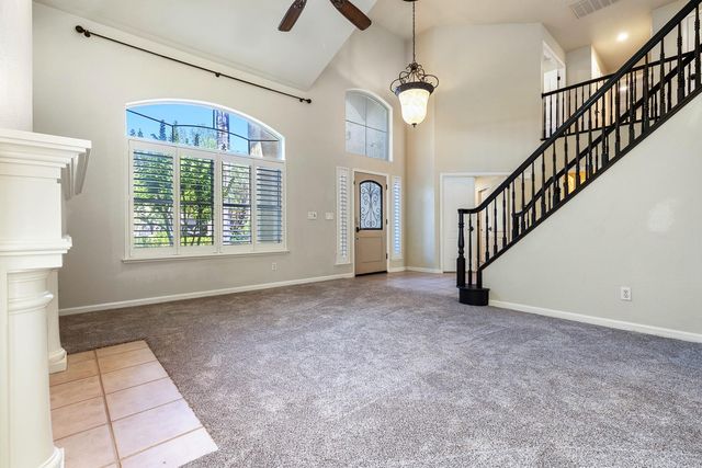 9396 N St Martin Drive, Fresno, CA 93720