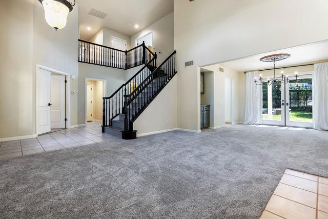 9396 N St Martin Drive, Fresno, CA 93720