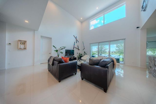 163 Bella Vista Way, Royal Palm Beach, FL 33411