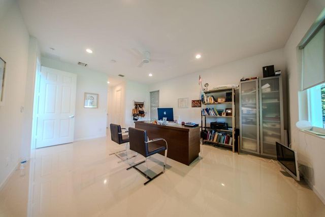 163 Bella Vista Way, Royal Palm Beach, FL 33411