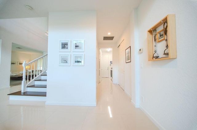 163 Bella Vista Way, Royal Palm Beach, FL 33411