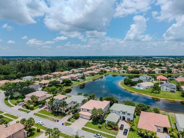 163 Bella Vista Way, Royal Palm Beach, FL 33411