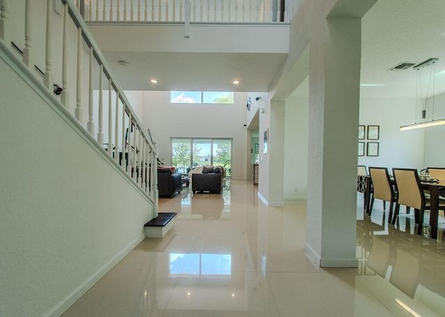 163 Bella Vista Way, Royal Palm Beach, FL 33411