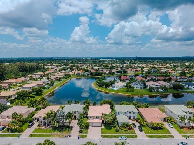 163 Bella Vista Way, Royal Palm Beach, FL 33411