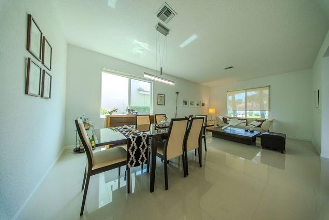 163 Bella Vista Way, Royal Palm Beach, FL 33411