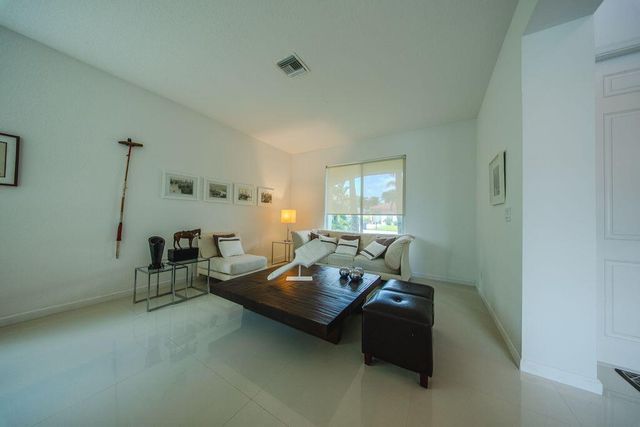 163 Bella Vista Way, Royal Palm Beach, FL 33411