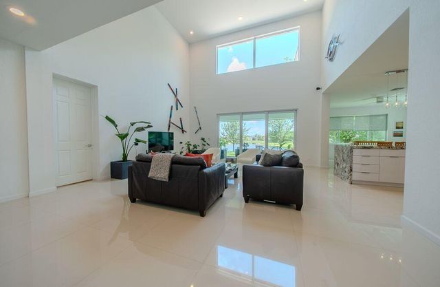 163 Bella Vista Way, Royal Palm Beach, FL 33411