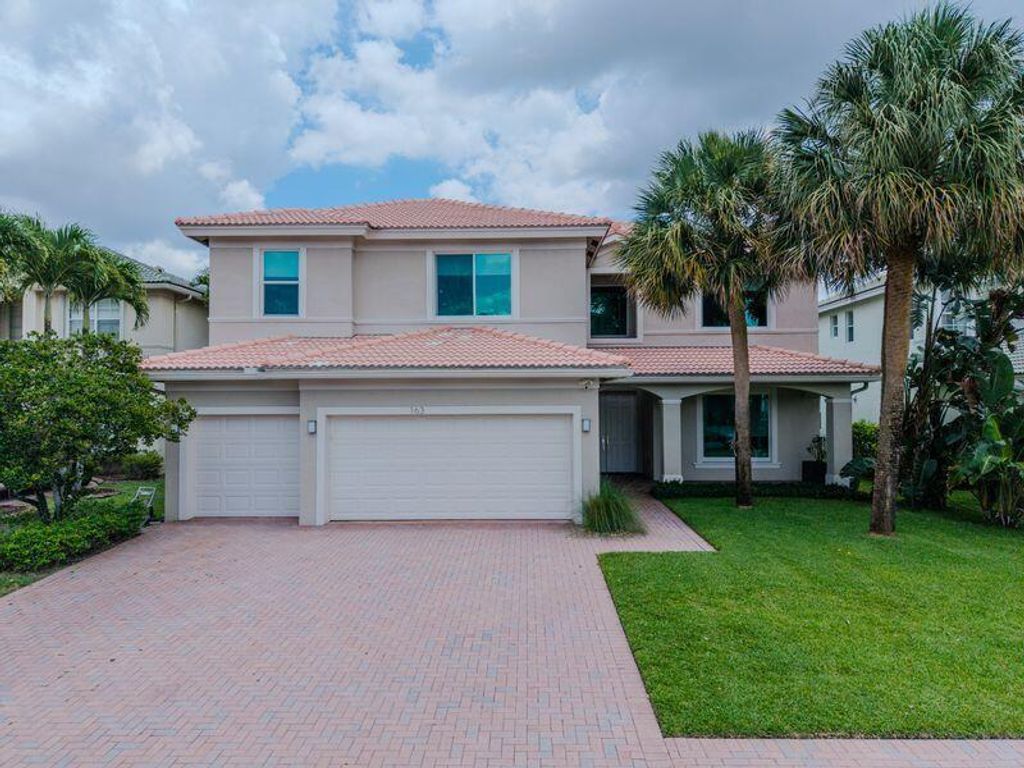 163 Bella Vista Way, Royal Palm Beach, FL 33411