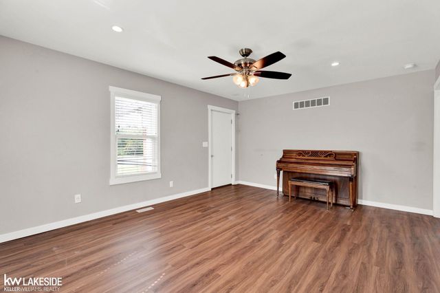 42040 Ryan Road, Sterling Heights, MI 48314