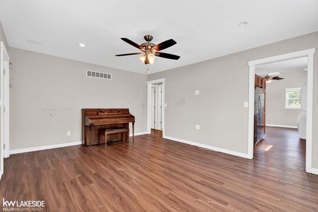 42040 Ryan Road, Sterling Heights, MI 48314