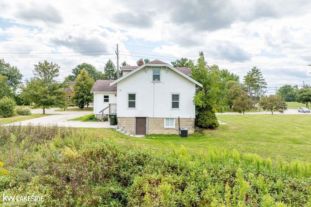 42040 Ryan Road, Sterling Heights, MI 48314