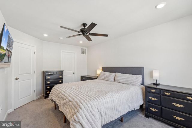 79 SWAN FIELD AVE, Ranson, WV 25438
