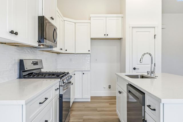 6485 W 29th Ct, Kennewick, WA 99338