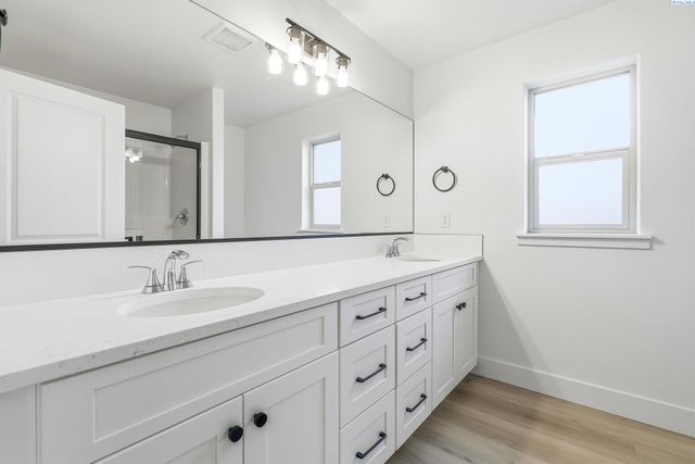 6485 W 29th Ct, Kennewick, WA 99338