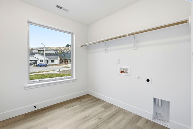 6485 W 29th Ct, Kennewick, WA 99338