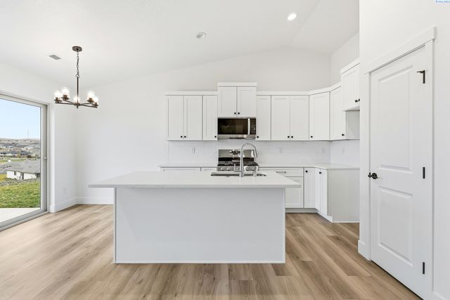 6485 W 29th Ct, Kennewick, WA 99338