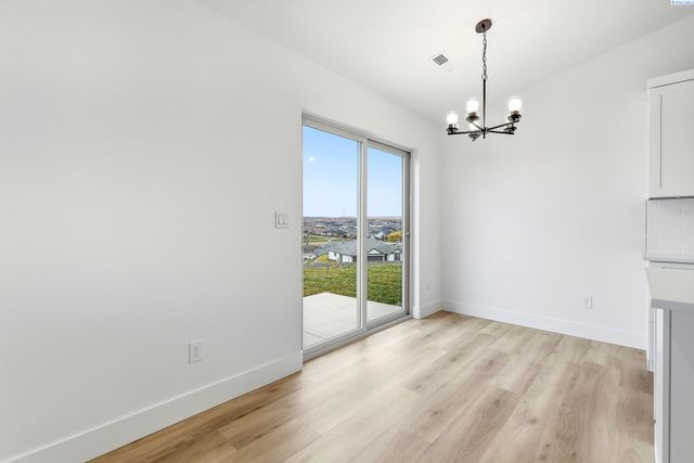 6485 W 29th Ct, Kennewick, WA 99338