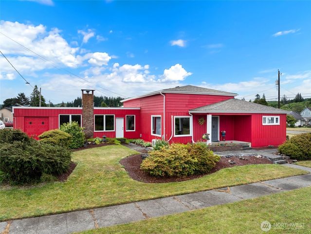 215 H Street, Cosmopolis, WA 98537