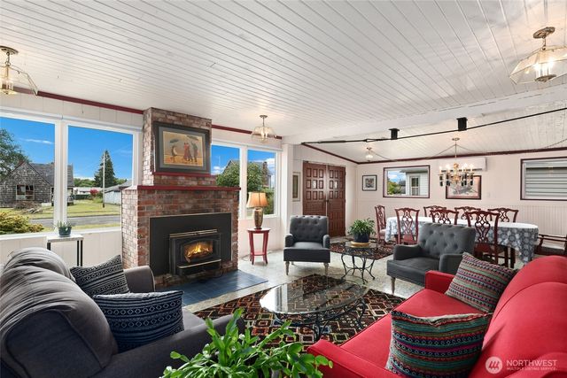 215 H Street, Cosmopolis, WA 98537